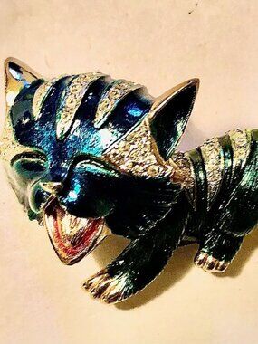 Vintage style sparkling blue - green jeweled cat brooch